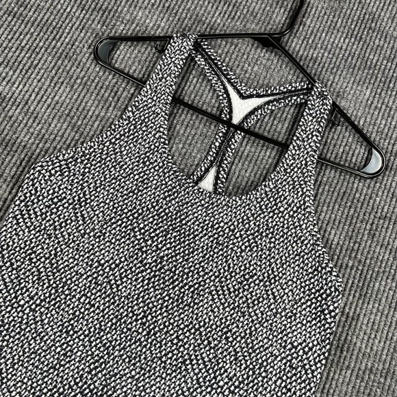 lululemon athletica Tops - Lululemon Tank Top Shirt Womens Size XS Extra Small 4 Black White Geometric Gym